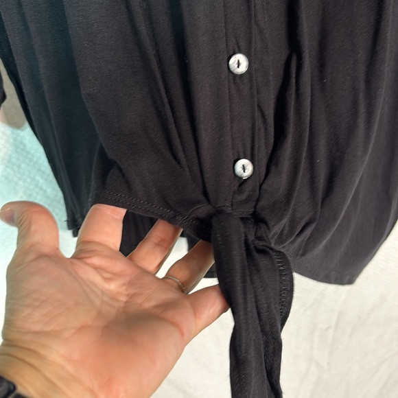 Green Envelope 2x black button down soft tied waistline hi low hemline nwt - Picture 3 of 8